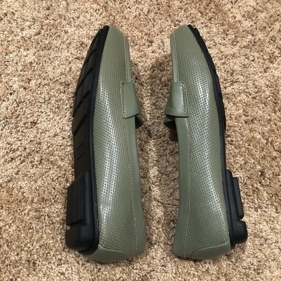 Boston Design Studio Loafers/ NWOB/ olive green / woman’s size 10 W - Picture 2 of 9